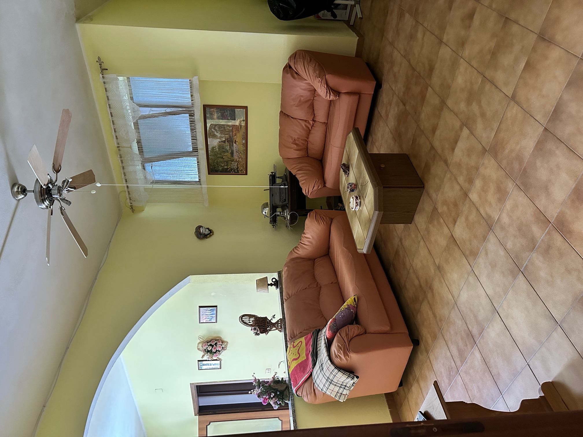 Occasione: immobile su due livelli con garage e cortile